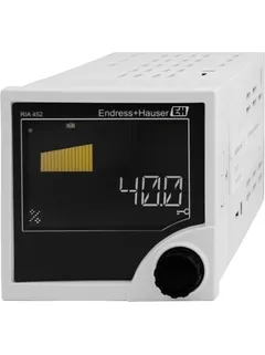 RIA452 process indicator with integrated pump control for streamlined operations.