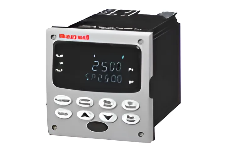 UDC2500 DIN controller for advanced process management.